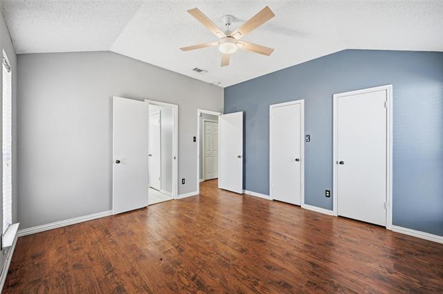 Building Photo - 2425 Oakmont Dr