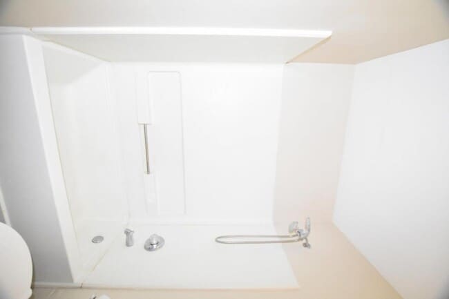 Building Photo - 24 Waterbury Cir