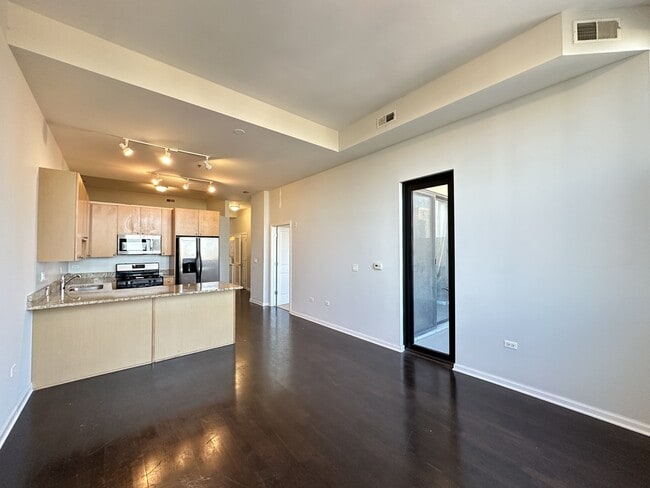 Building Photo - 1464 S Michigan Ave