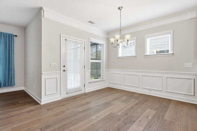 Building Photo - 686 Northlake Blvd