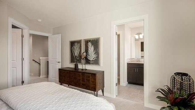 Building Photo - Spacious and Beautifully Landscaped 3 bed/3ba Townhome in Central Park