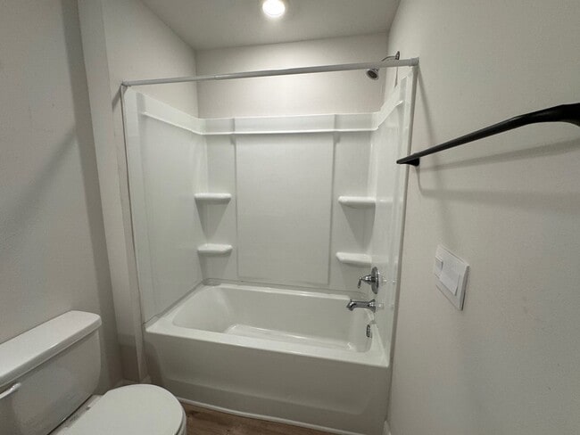 Building Photo - 272 The Prado