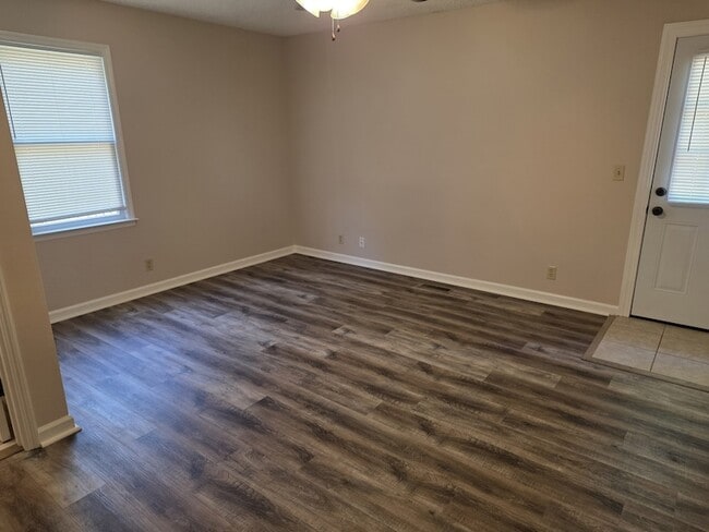 Building Photo - 7875 Saundersville Rd