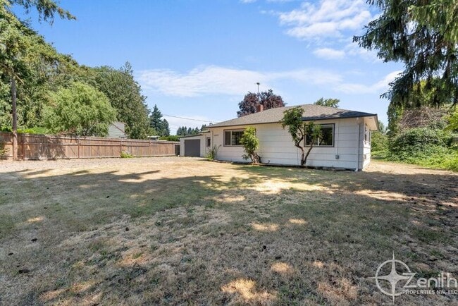 Building Photo - 4207 NE 59th Ave
