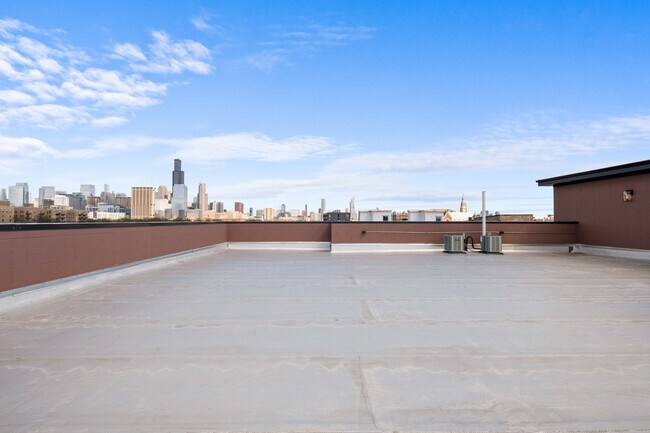 Building Photo - 1331 W Taylor St