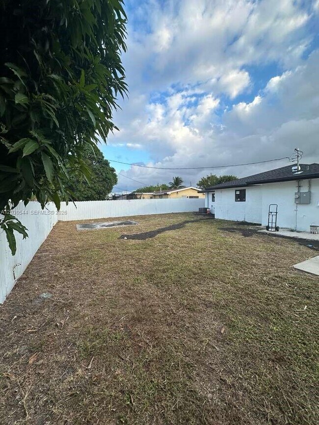 Building Photo - 2041 NW 190th Terrace