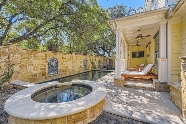 Building Photo - 2390 W 8th St