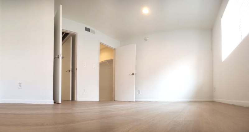 Building Photo - 11020 Hesby St