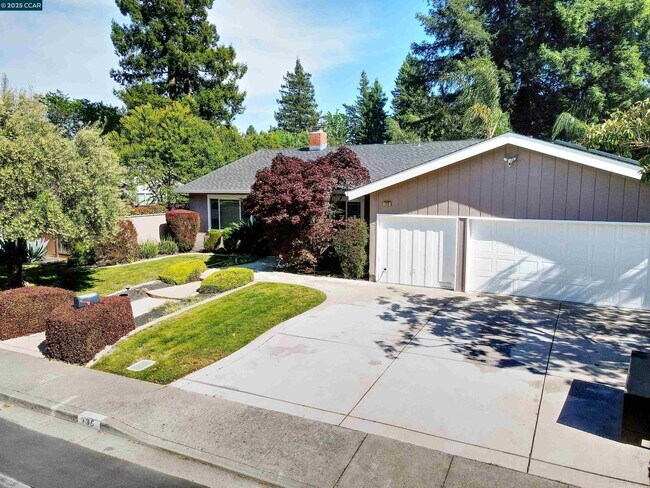 Building Photo - 135 St Patricks Dr