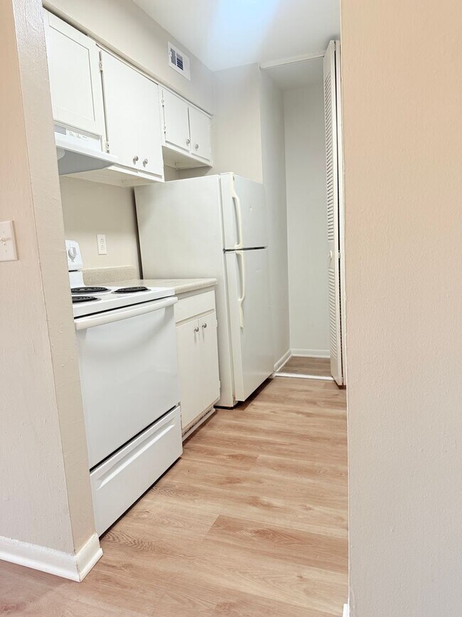 Building Photo - 330 Orchard Trace Ln
