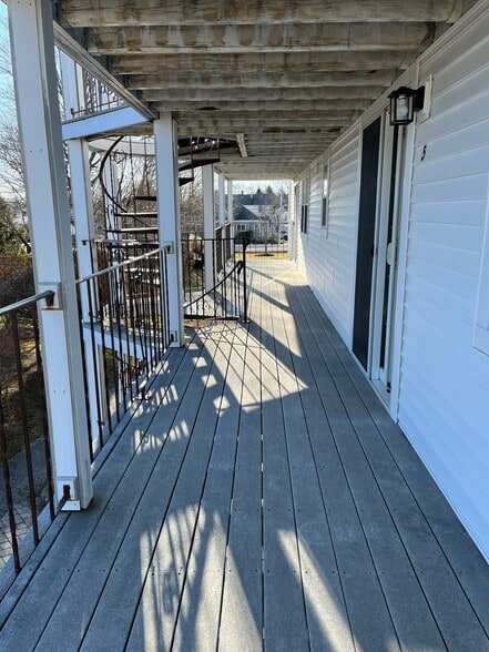 Building Photo - 14 Myrica Ave