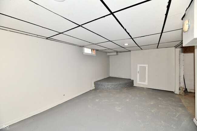 Building Photo - 3910 E 34th St