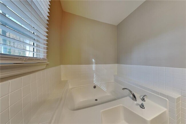 Building Photo - 139 Plantation Trce