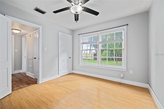 Building Photo - 3818 W Euclid Ave