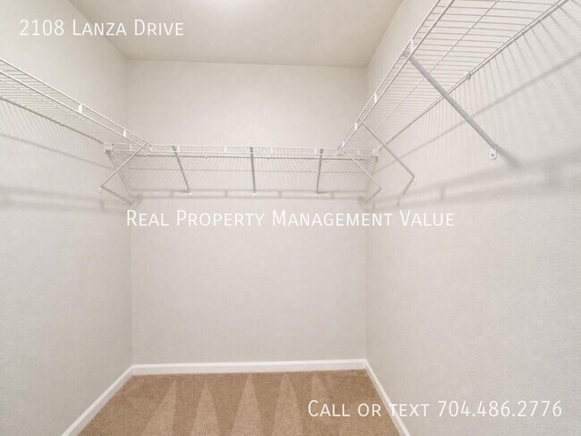 Building Photo - 2108 Lanza Dr