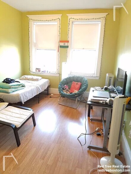 Building Photo - 56 Park Vale Ave