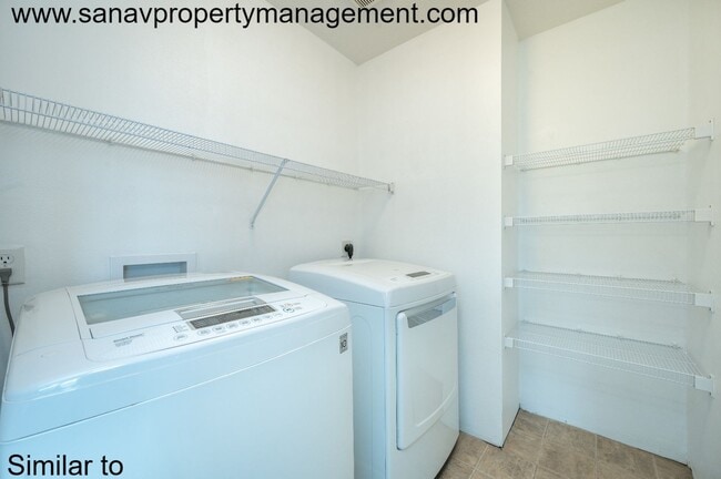 Building Photo - "Charming Family Haven: 2-Bed, 1.5-Bath Home with Versatile Loft in Prime Location"