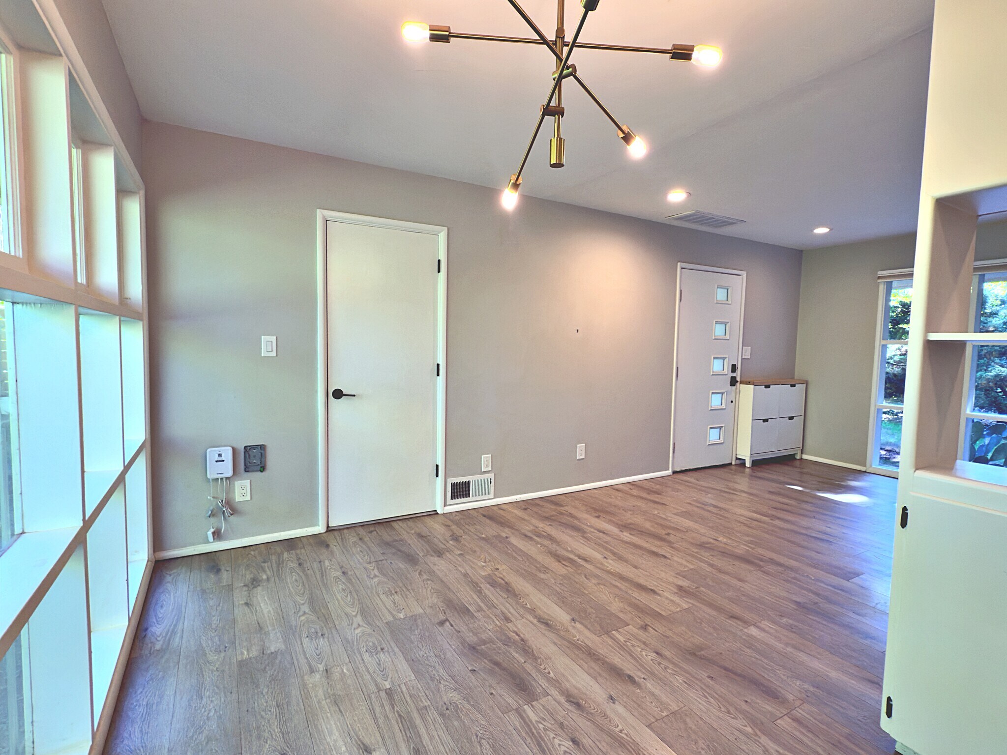 Building Photo - 1111 NE 112th Ave