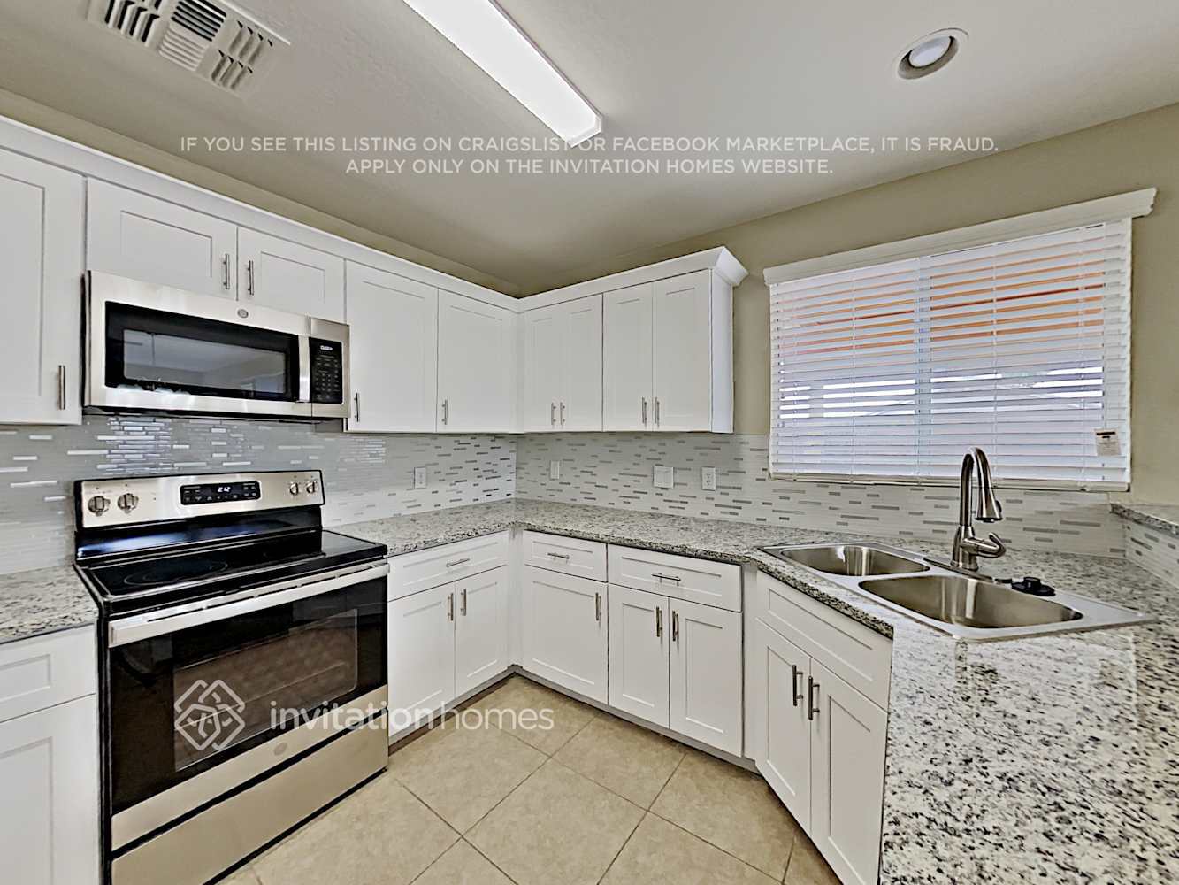 Building Photo - 11849 W Poinsettia Dr