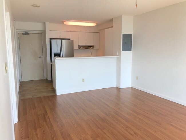 Building Photo - Breathtaking mountain view, 1 bdrm, 1 bath...