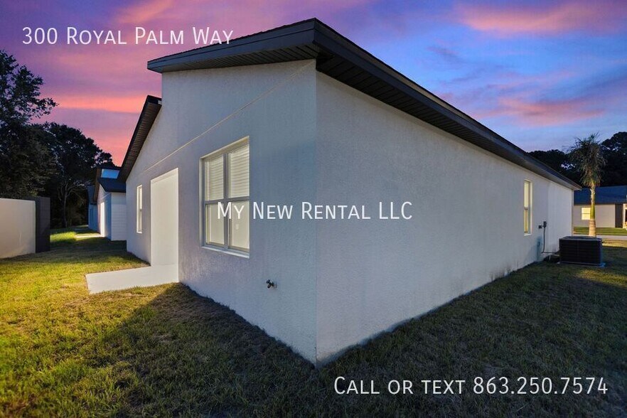 Building Photo - 300 Royal Palm Wy