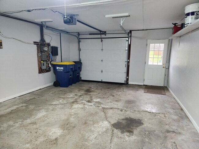 Building Photo - 118 Barclay Rd