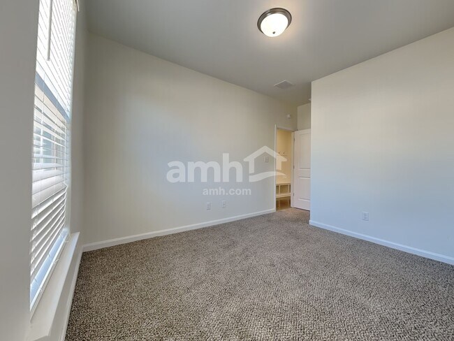 Building Photo - 5571 Stonecrest Dr