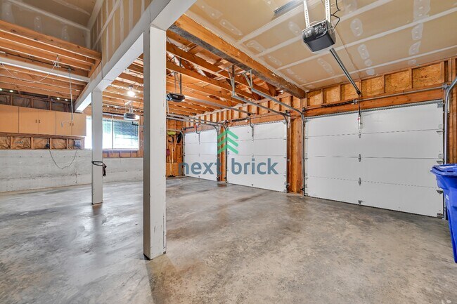 Building Photo - Beautiful Bellevue Single Family Home with 4 Beds + Bonus Room+ Den For Rent