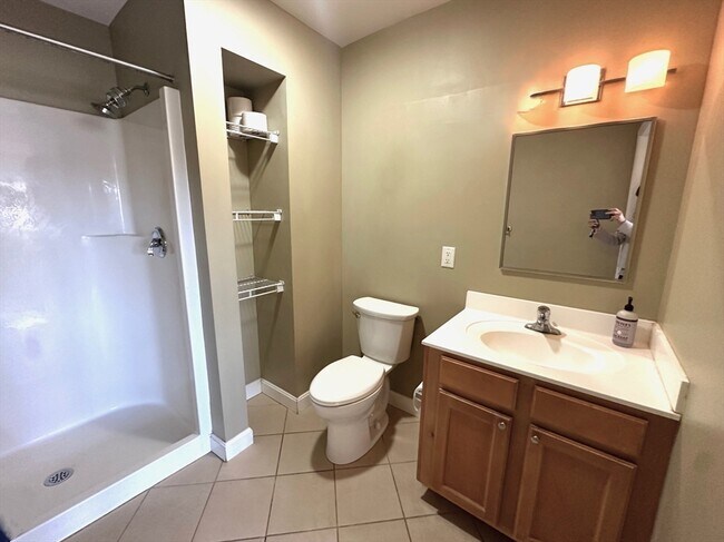 Building Photo - 211 Central St