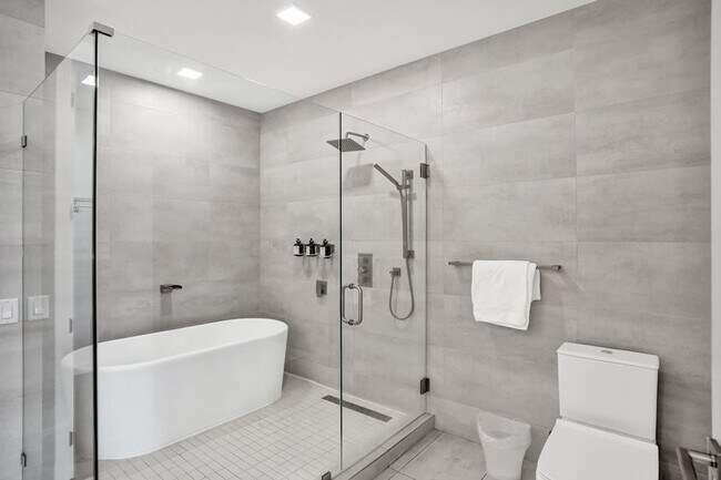 Building Photo - 1220 17th St