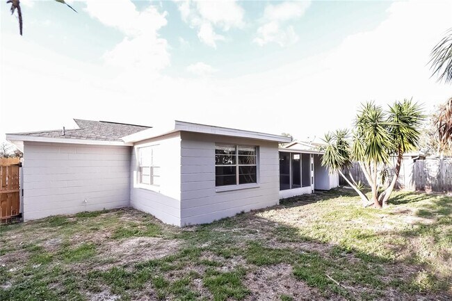 Building Photo - 6230 Westport Dr