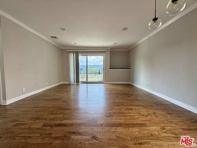 Building Photo - 812 N Alfred St