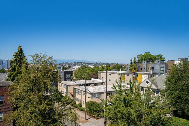 Building Photo - 1835 14th Ave