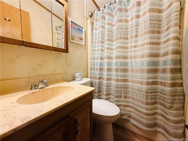 Building Photo - 10851 S Ocean Dr