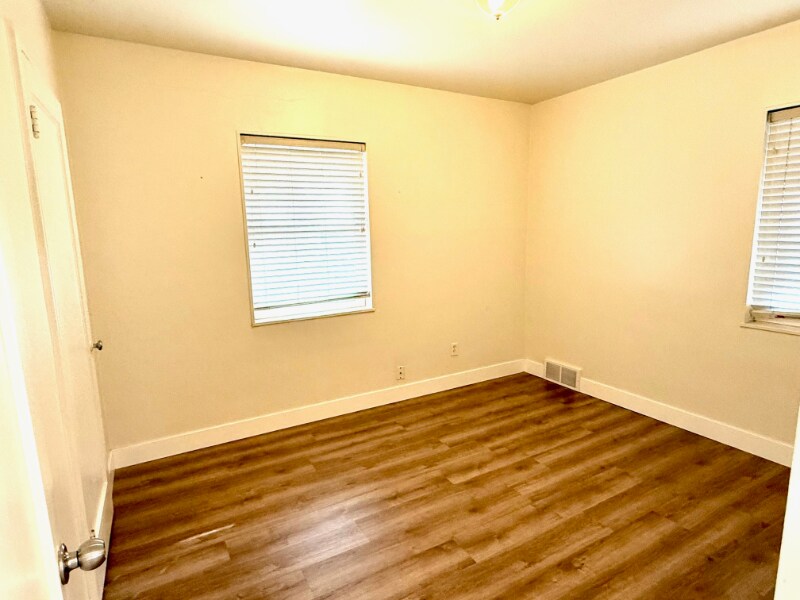 Building Photo - 2546 S 1700 E