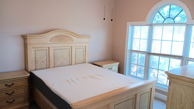 Building Photo - Furnished 2 Bedroom, 2 Bath Condo in Little River! Community Pool