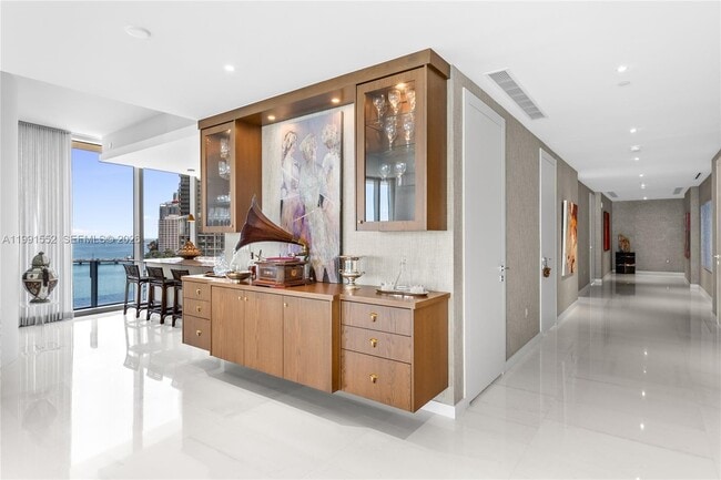 Building Photo - 300 Biscayne Blvd Way