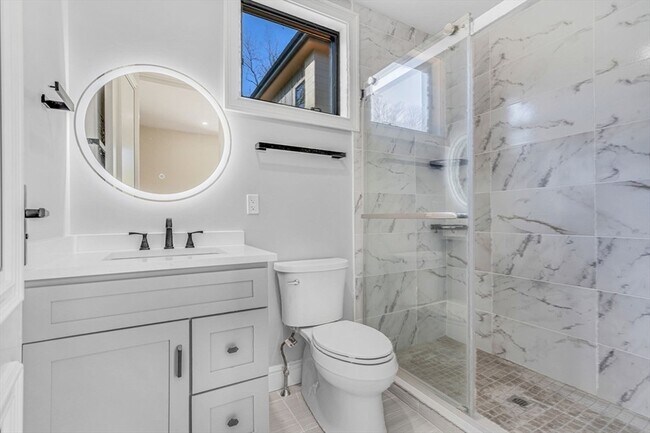 Building Photo - 20 Amberwood Dr