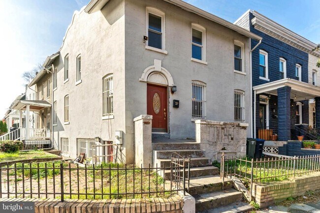 Building Photo - 725 Florida Ave NE