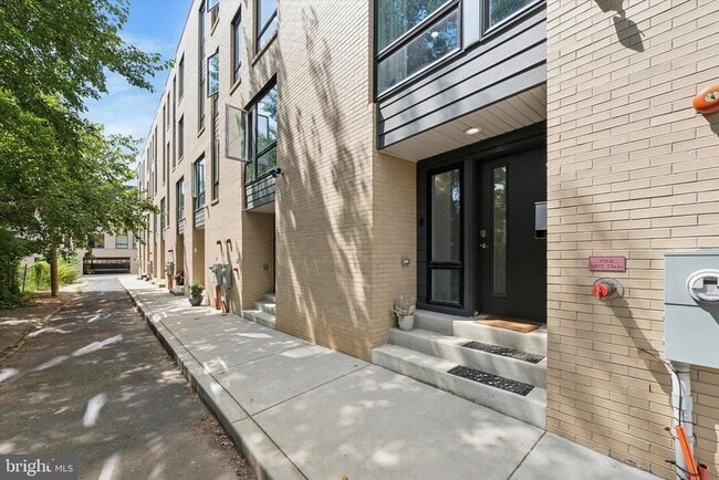 Primary Photo - 815 Perkiomen St
