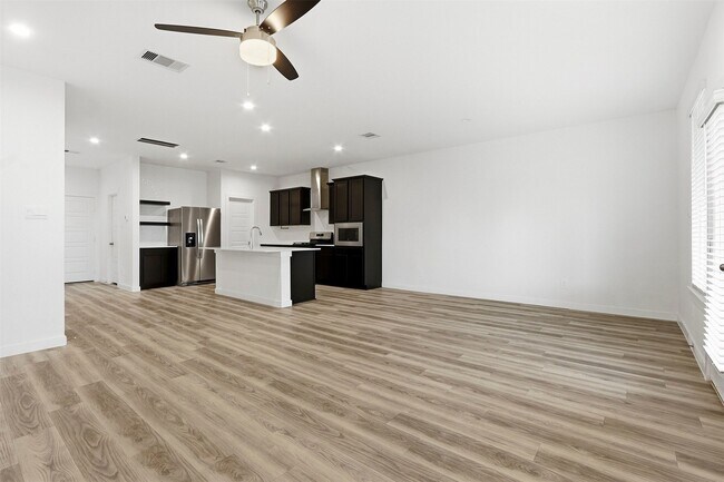 Building Photo - 12330 Basilwood Dr