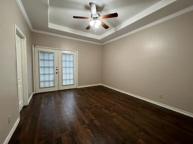 Building Photo - 707 St James Dr