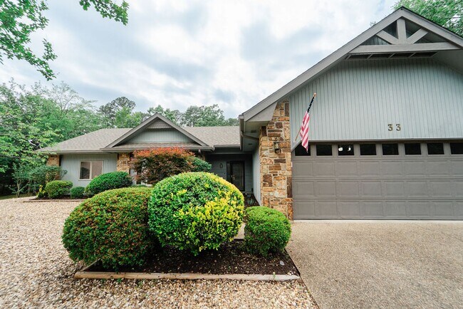 Building Photo - 3 Bed, 2 bath, in Hot Springs Village