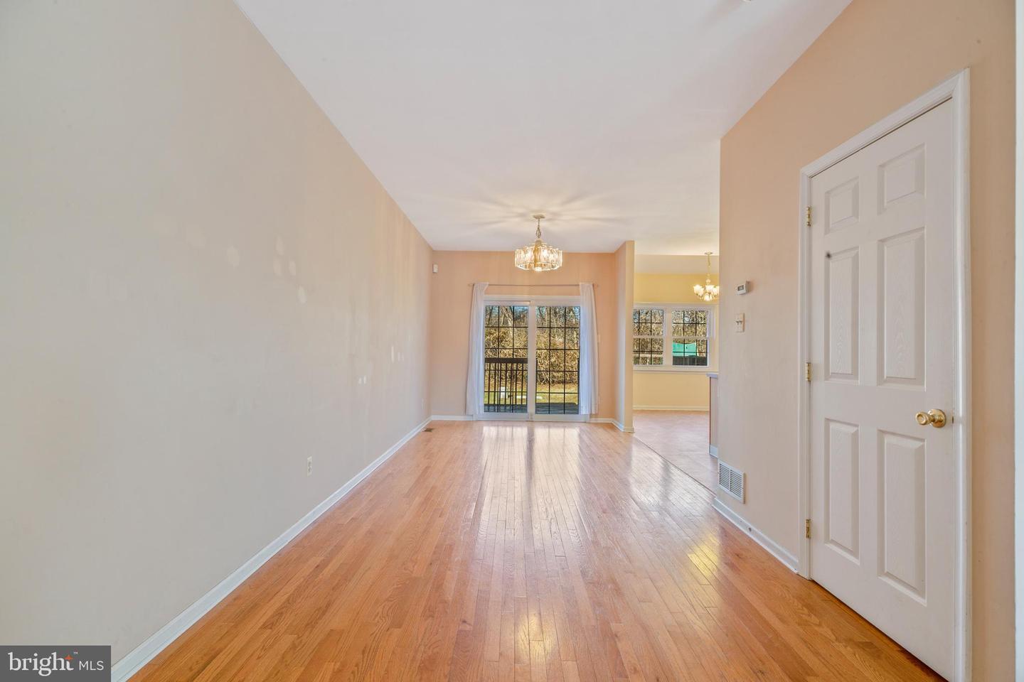Building Photo - 556 Cork Cir