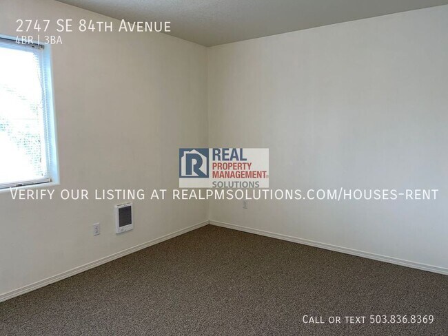 Building Photo - 2747 SE 84th Ave