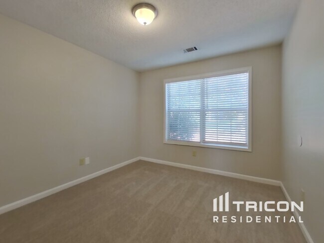 Building Photo - 1459 Chaseway Cir