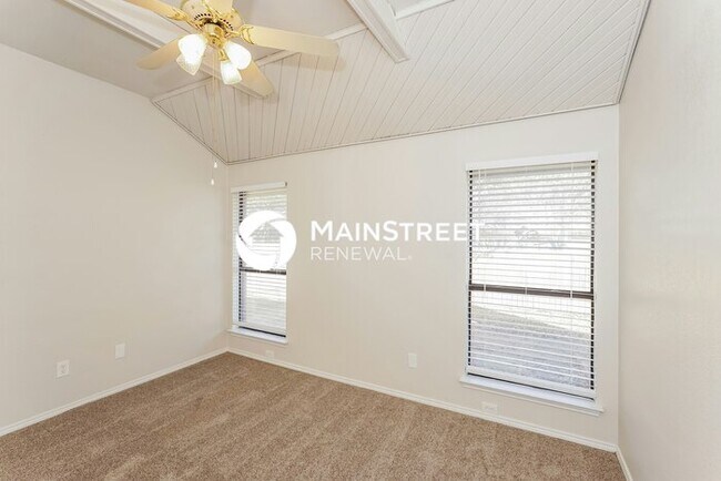 Building Photo - 3 Bedroom Pet-Friendly Home in ARLINGTON, TX with Main Street Renewal