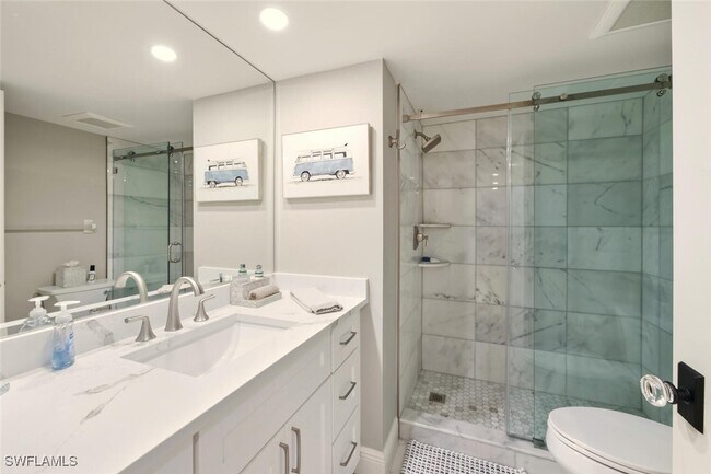 Building Photo - 9103 Vanderbilt Dr