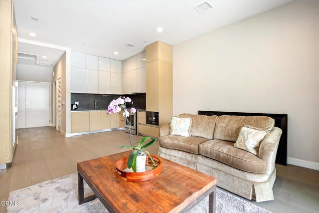 Building Photo - 388 Cordova St