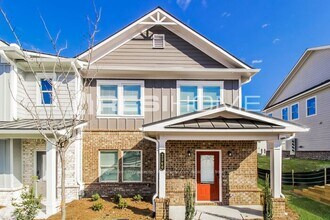 Building Photo - 2016 Halcyon Ln